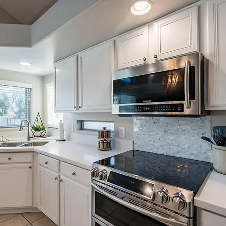 Sleeps 11 With Pool And Putting Green Glendale Exterior photo