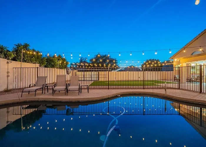Sleeps 11 With Pool And Putting Green