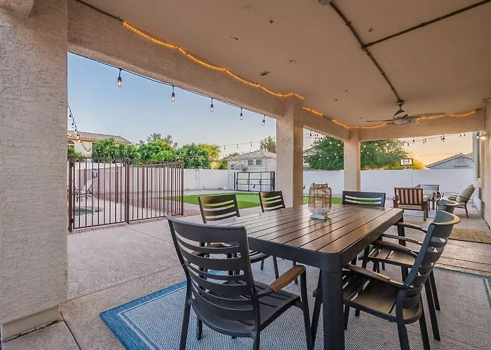 Sleeps 11 With Pool And Putting Green